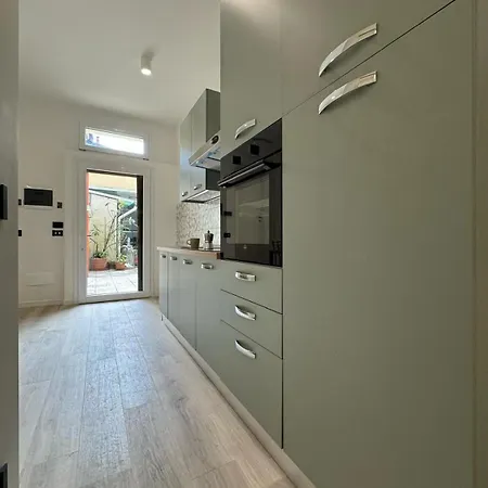 Casa Naviglio Charm Apartment *